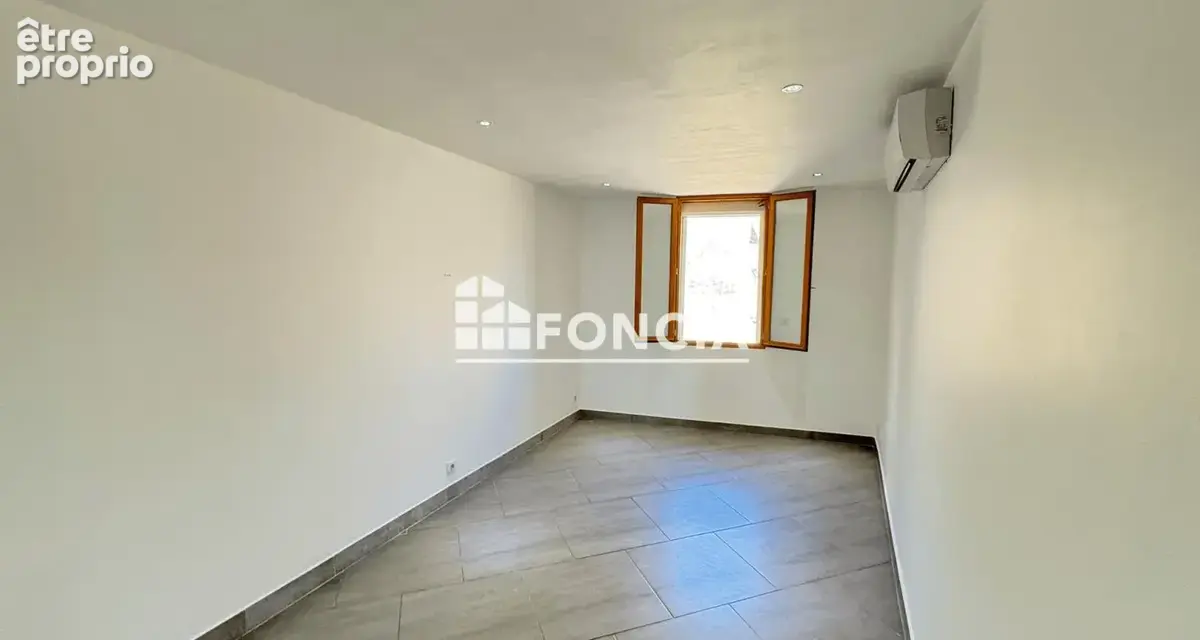 Appartement T4 de 103 m² avec climatisation au 1er étage centre-ville - photo 4