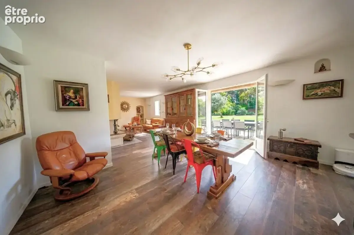 RARE & EXCLUSIF ! Propriété face au Luberon, 190 m2 et 50 m2 de garage sur 2.2 ha - photo 2