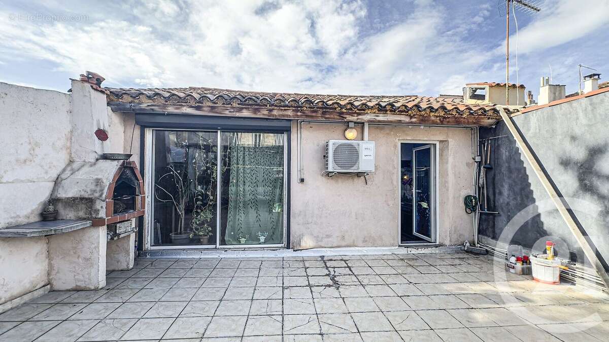 Appartement à MARSEILLE-4E