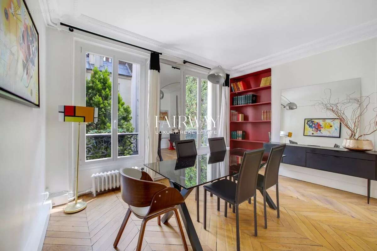 Appartement à PARIS-16E