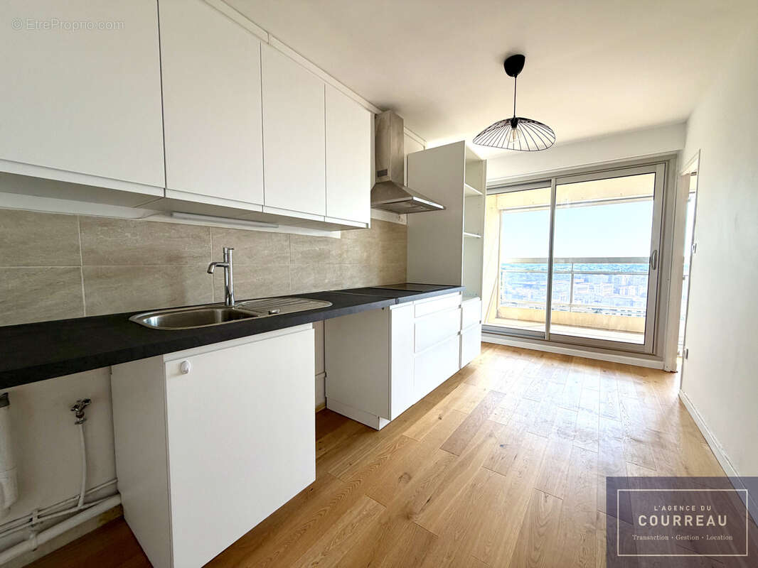 F2 de 56,26 m2 situé au 16ème étage avec terrasse et parking - photo 6