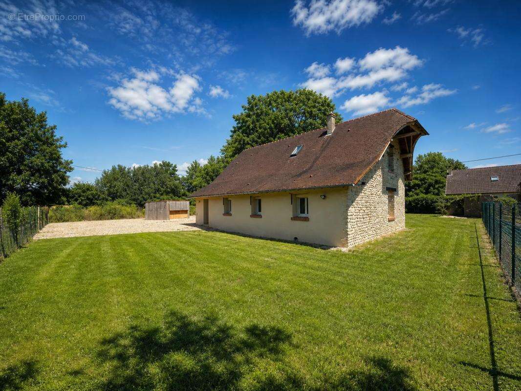 Maison de 5 pièces de 117 m² à Hardencourt-Cocherel - photo 4