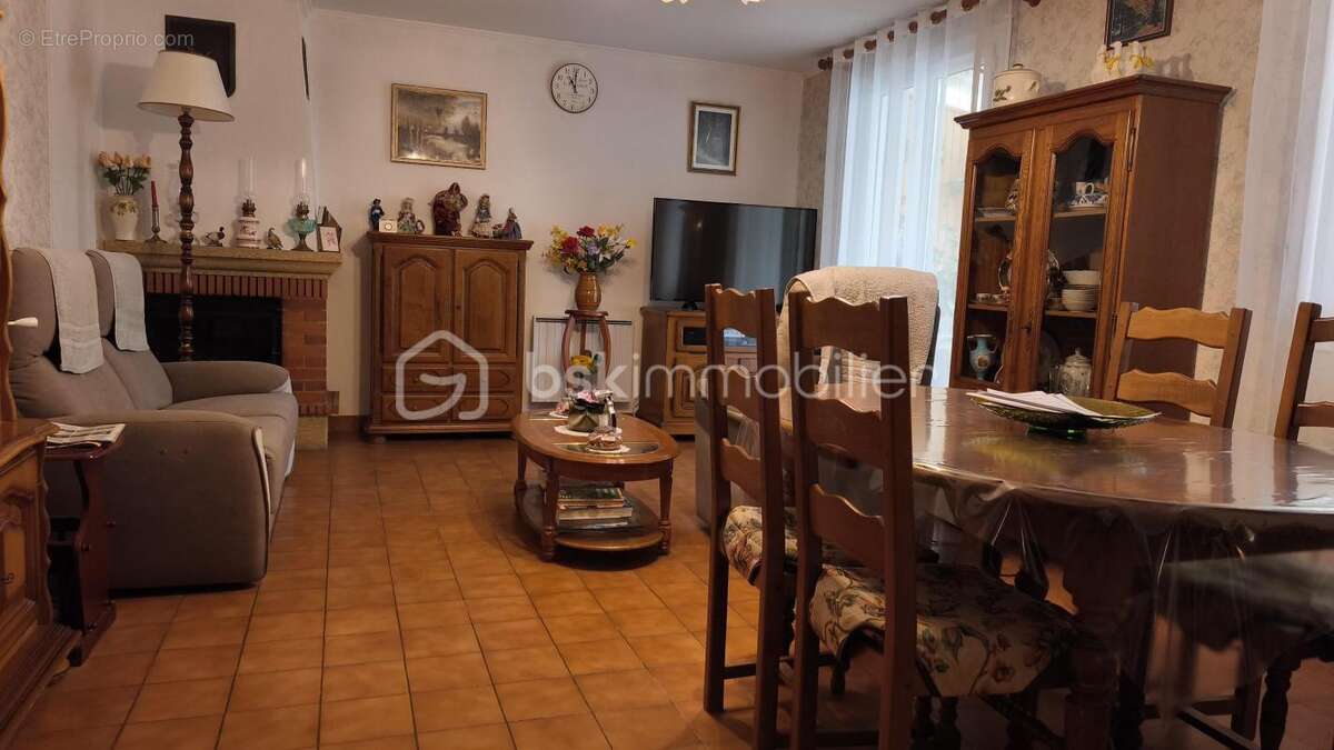 Maison 88 m² à Saint-Florent  - photo 6