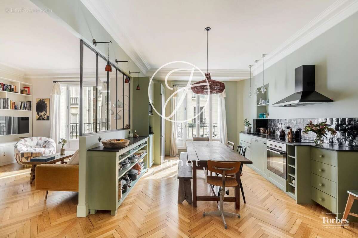 Appartement à PARIS-18E
