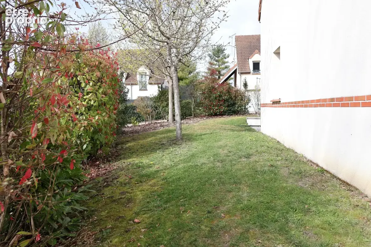 Maison 93 m² à Checy  - photo 3