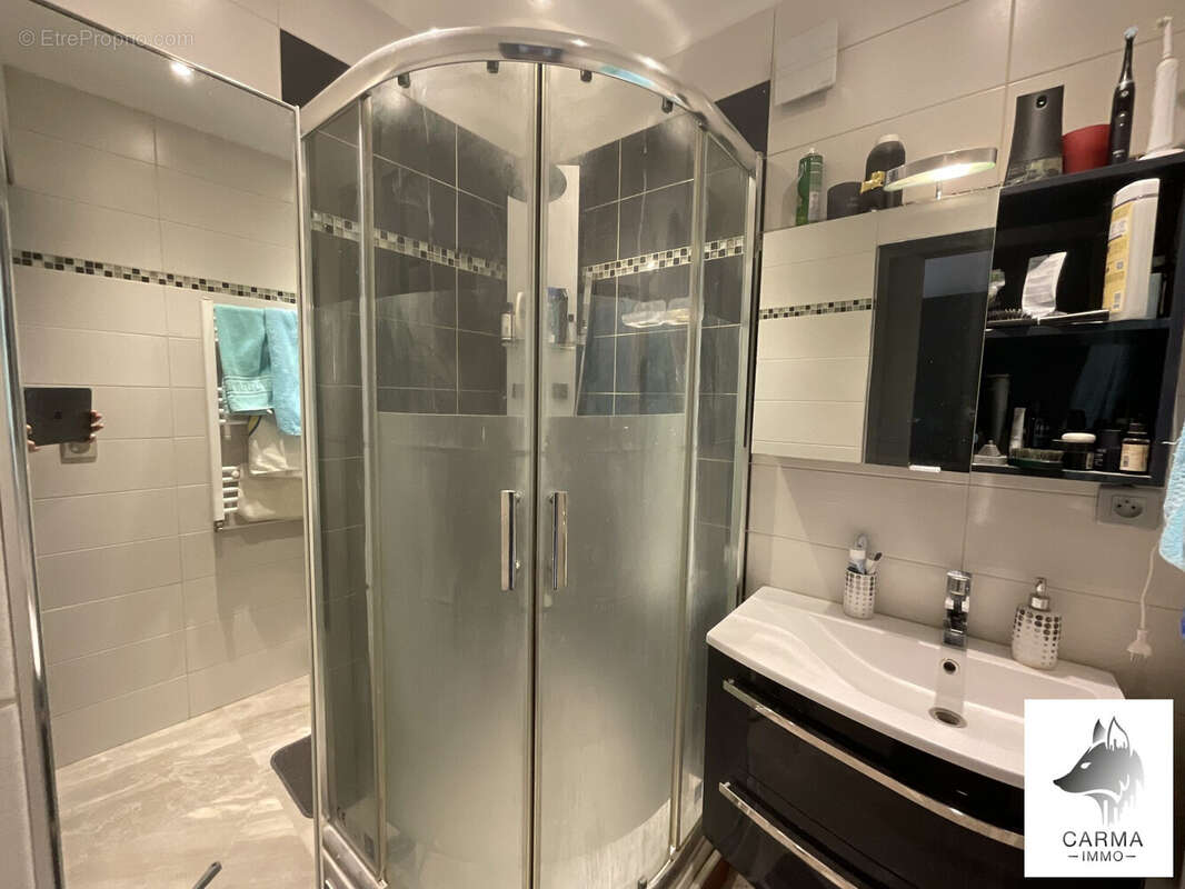 Appartement à COURBEVOIE