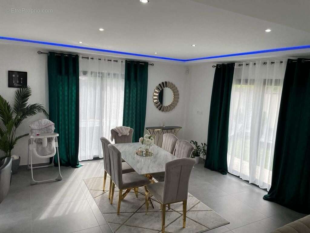 Maison à SAINT-JULIEN