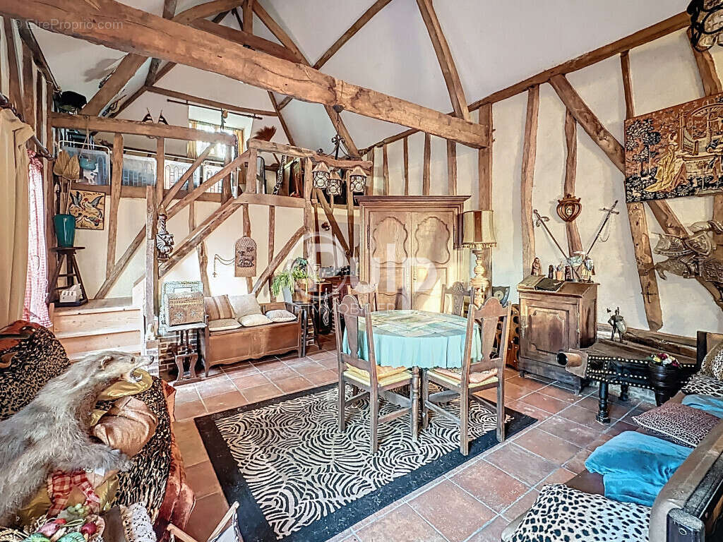 Maison à AUBROMETZ