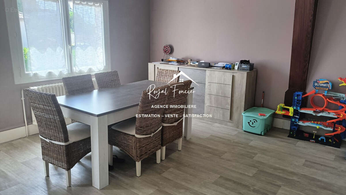 Séjour - Maison à CHATELLERAULT