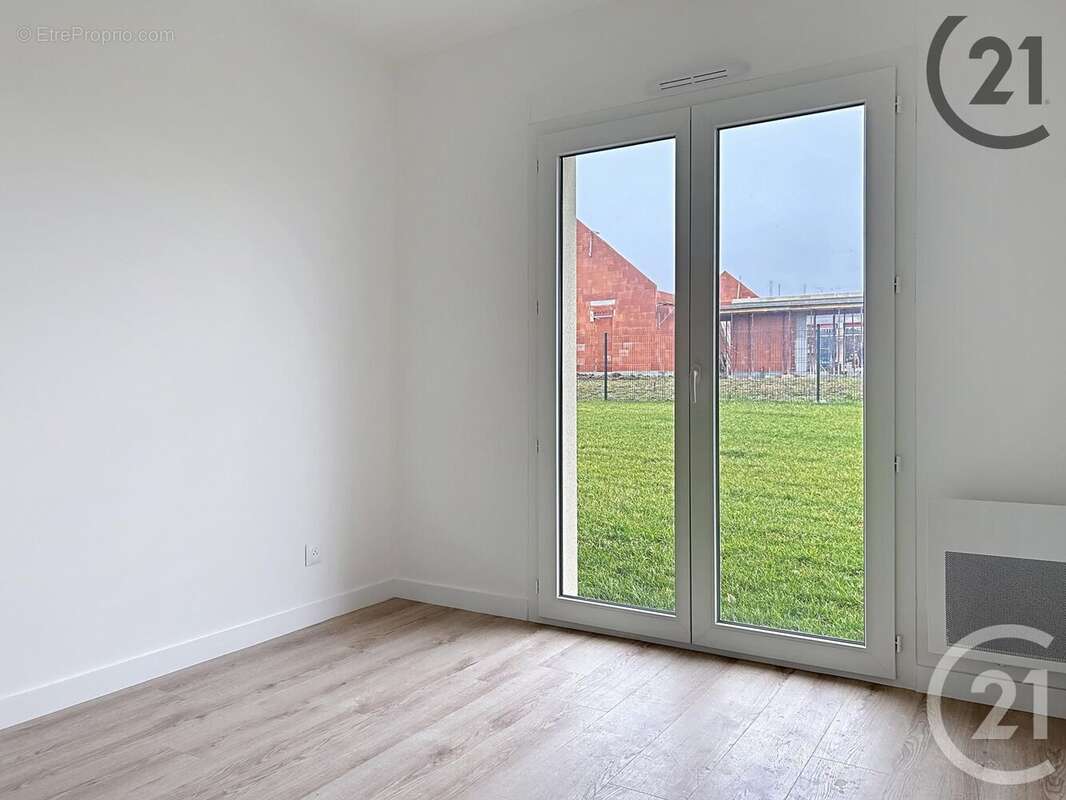 Maison à MESNIL-SAINT-PERE