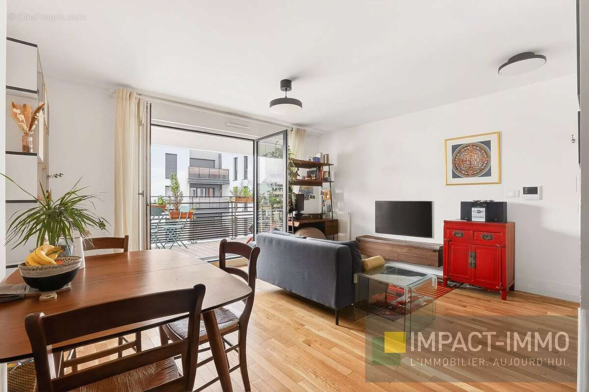 Appartement à COURBEVOIE