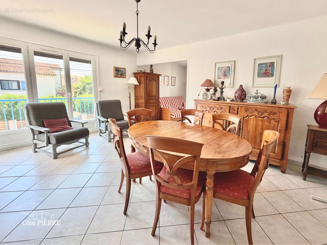 Appartement à SIX-FOURS-LES-PLAGES