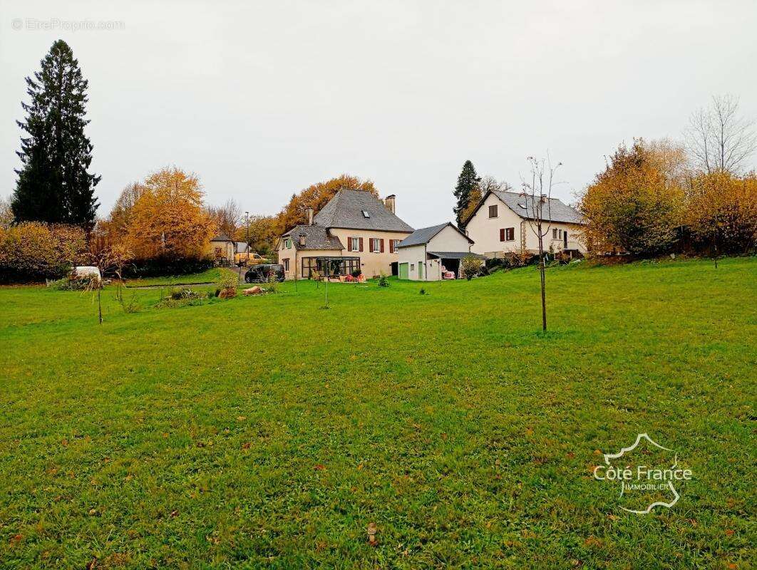 Maison à SAINT-PRIVAT