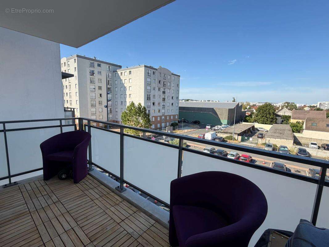 Magnifique 3 pièces traversant de 71 m² avec balcon, loggia et cave - photo 2