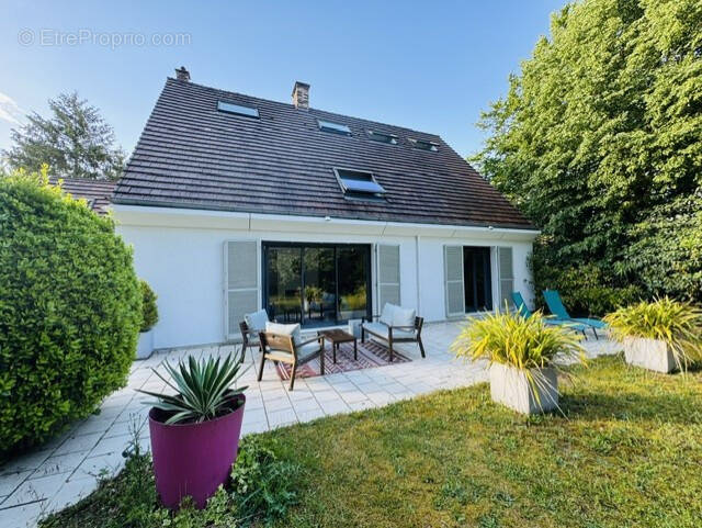Maison à CHANTILLY