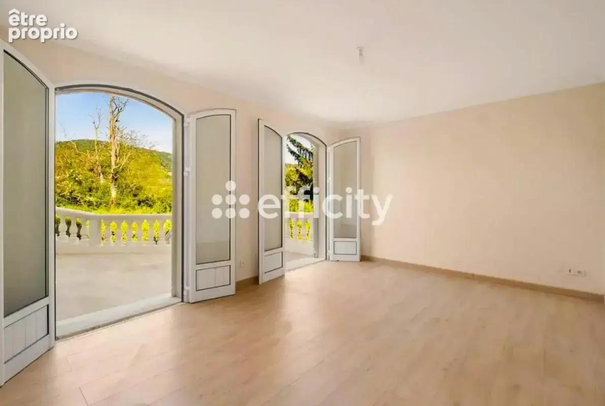 Maison 6 pièces 245 m² à vendre à Rochetaillee-Sur-Saone (69270) - photo 13