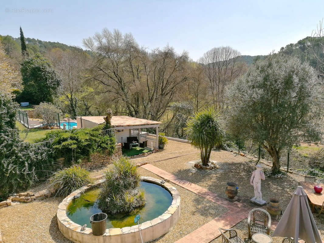 Maison à ENTRECASTEAUX