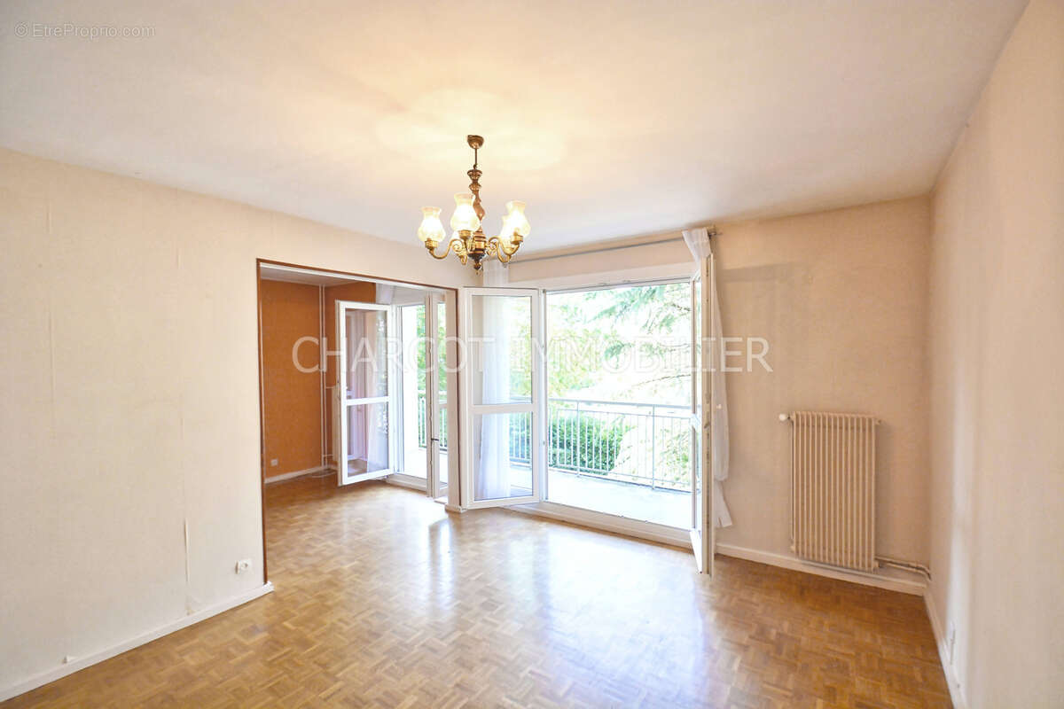 Appartement à SAINTE-FOY-LES-LYON