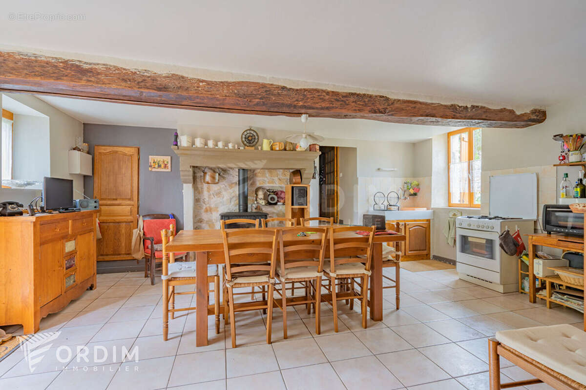 Maison à SOUGERES-EN-PUISAYE