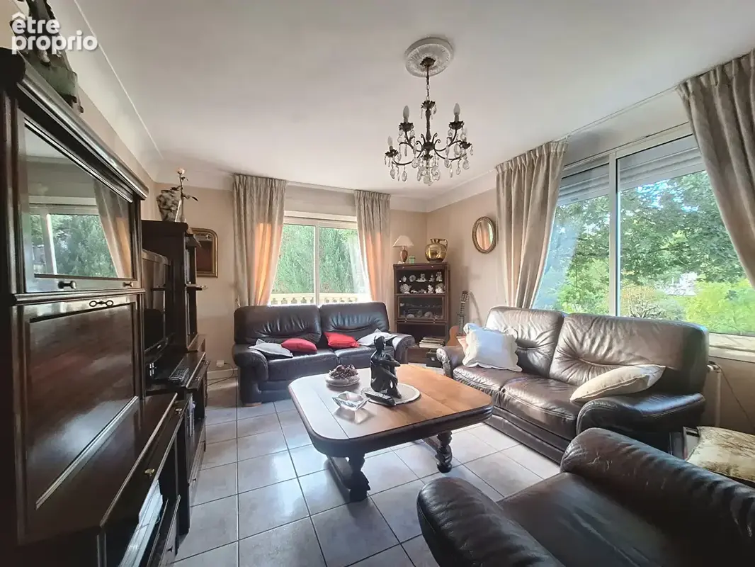 Maison Arnage - 233 m² - 7 chambres - T2 indépendant - Piscine couverte - photo 3