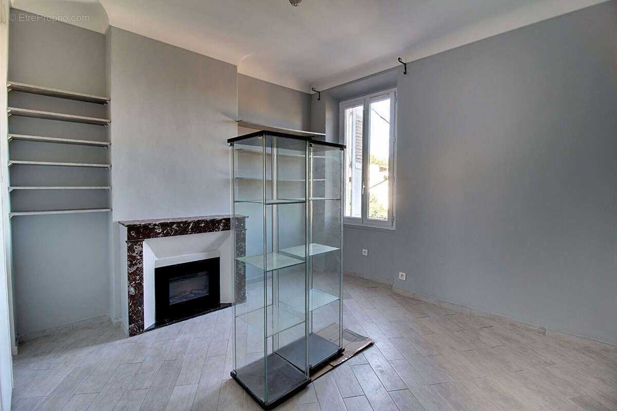 A VENDRE en exclusivité à DRAGUIGNAN Charmant appartement 3 pièces - Rare sur le marché ! - photo 6