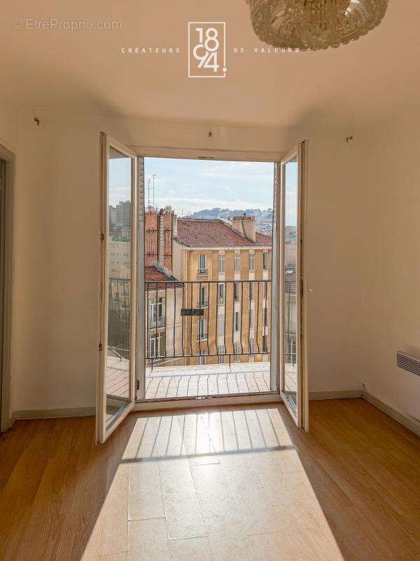 Appartement à MARSEILLE-6E