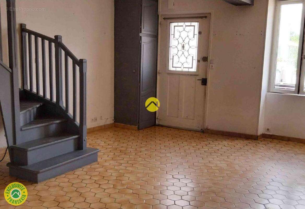 Maison à GROSSOUVRE