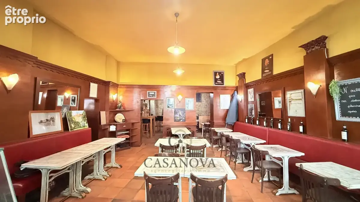 Restaurant d'inspiration italienne de 155 m² avec terrasse au cur de l'Écusson - photo 4