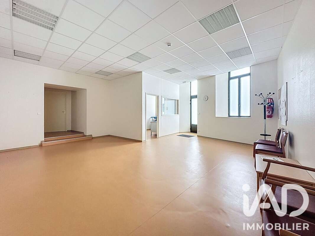 Appartement 1662 m² à Saint-Alban-Sur-Limagnole  - photo 4