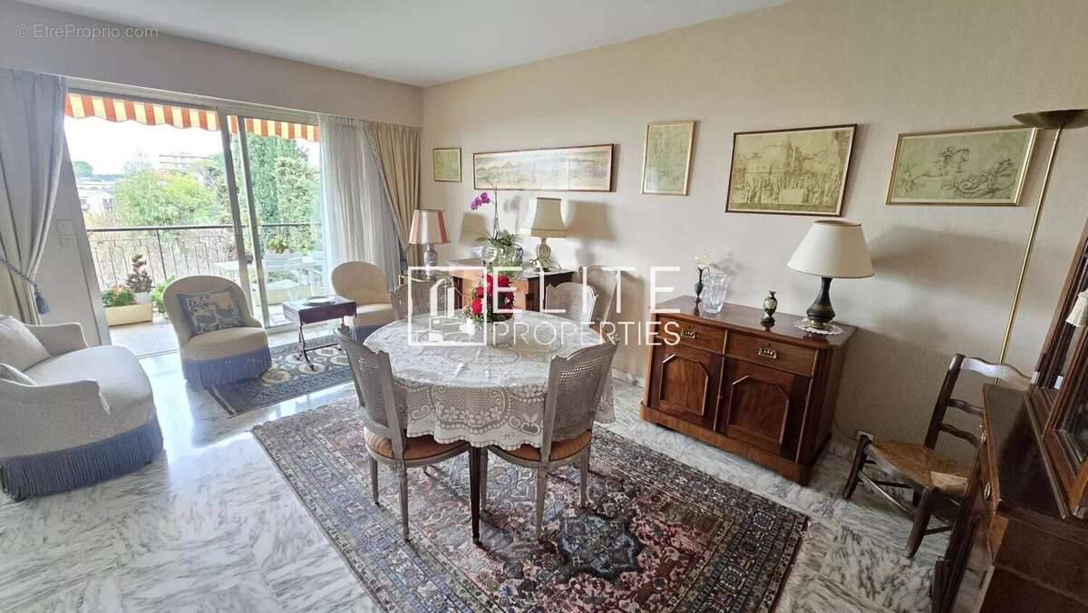 Appartement à VENCE