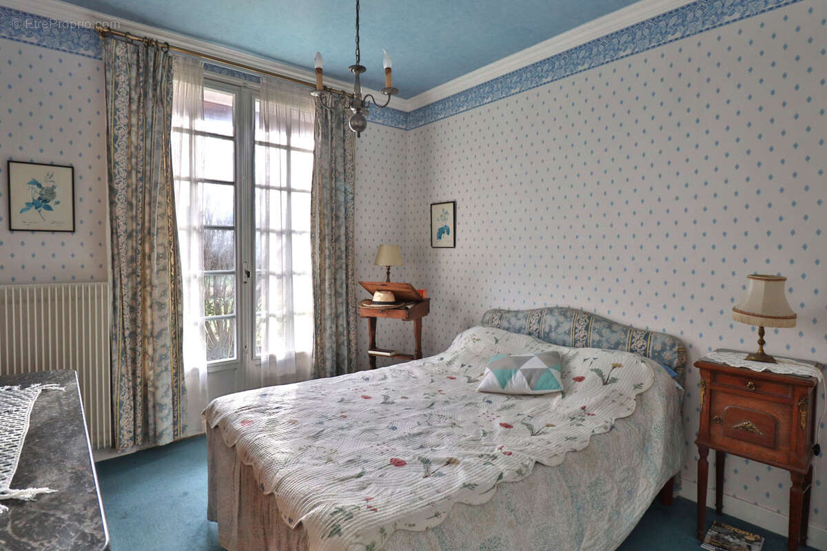 Maison à SAINT-JULIEN-LES-VILLAS