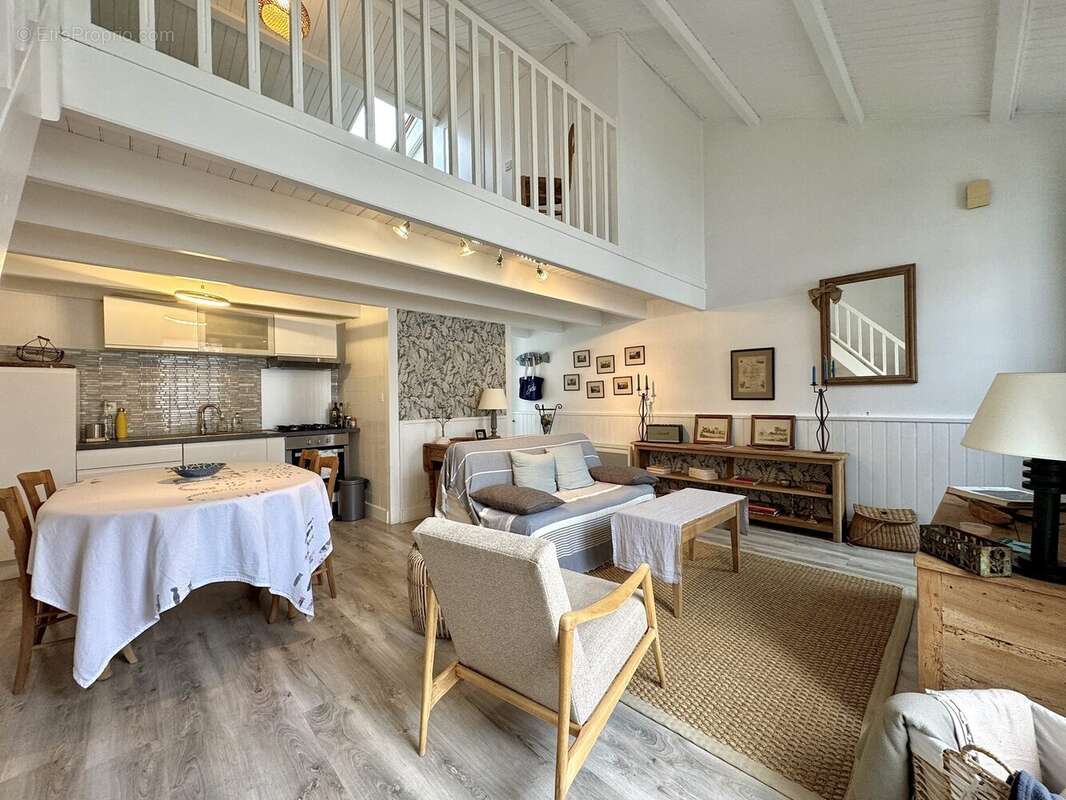 Pièce de vie - Maison à SAINT-GILLES-CROIX-DE-VIE