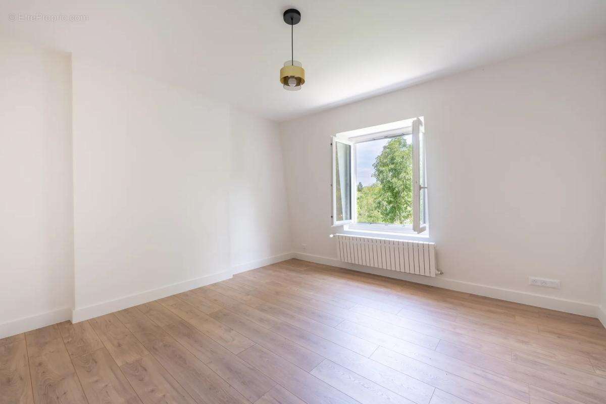 Maison de 10 pièces de 248 m² à Pontoise - photo 7