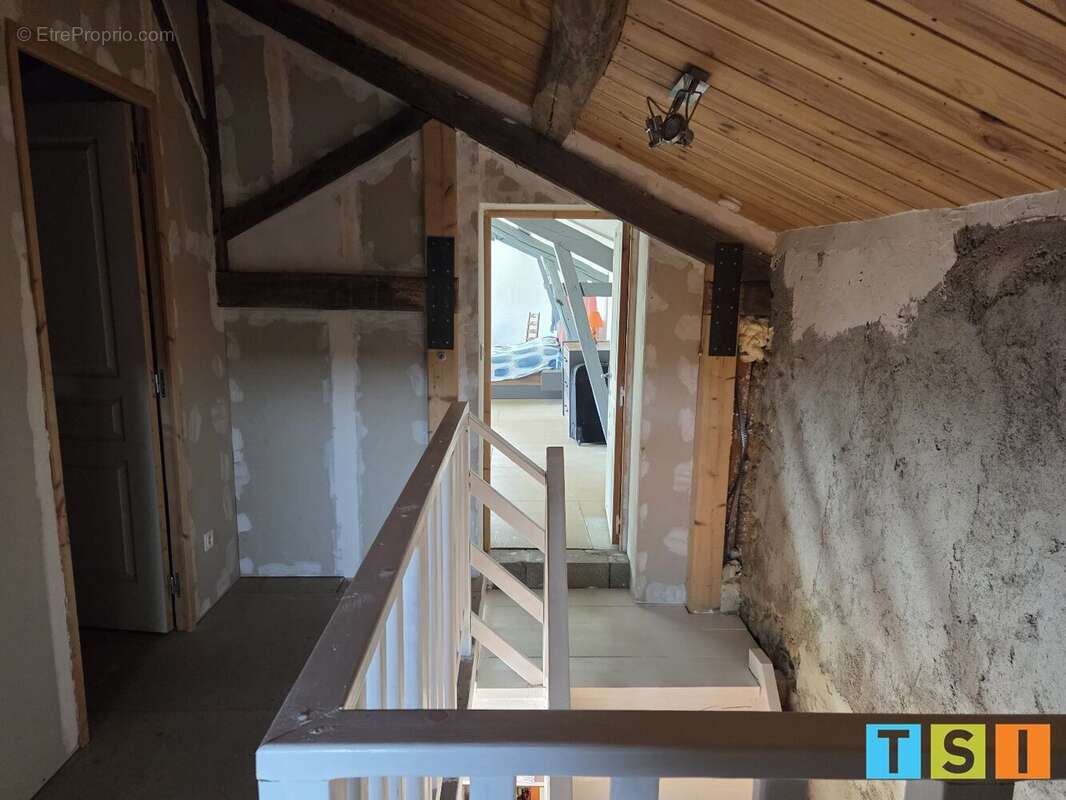 Corps de ferme à finir de rénover de 177 m² sur 1,09 hectare avec vue exceptionnelle sur les Pyrénées - photo 13