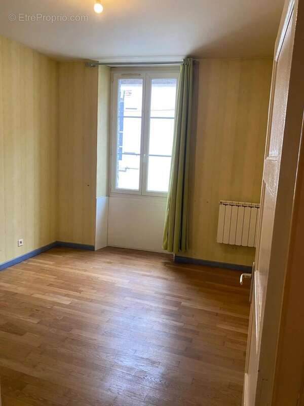 Appartement à BRIENON-SUR-ARMANCON
