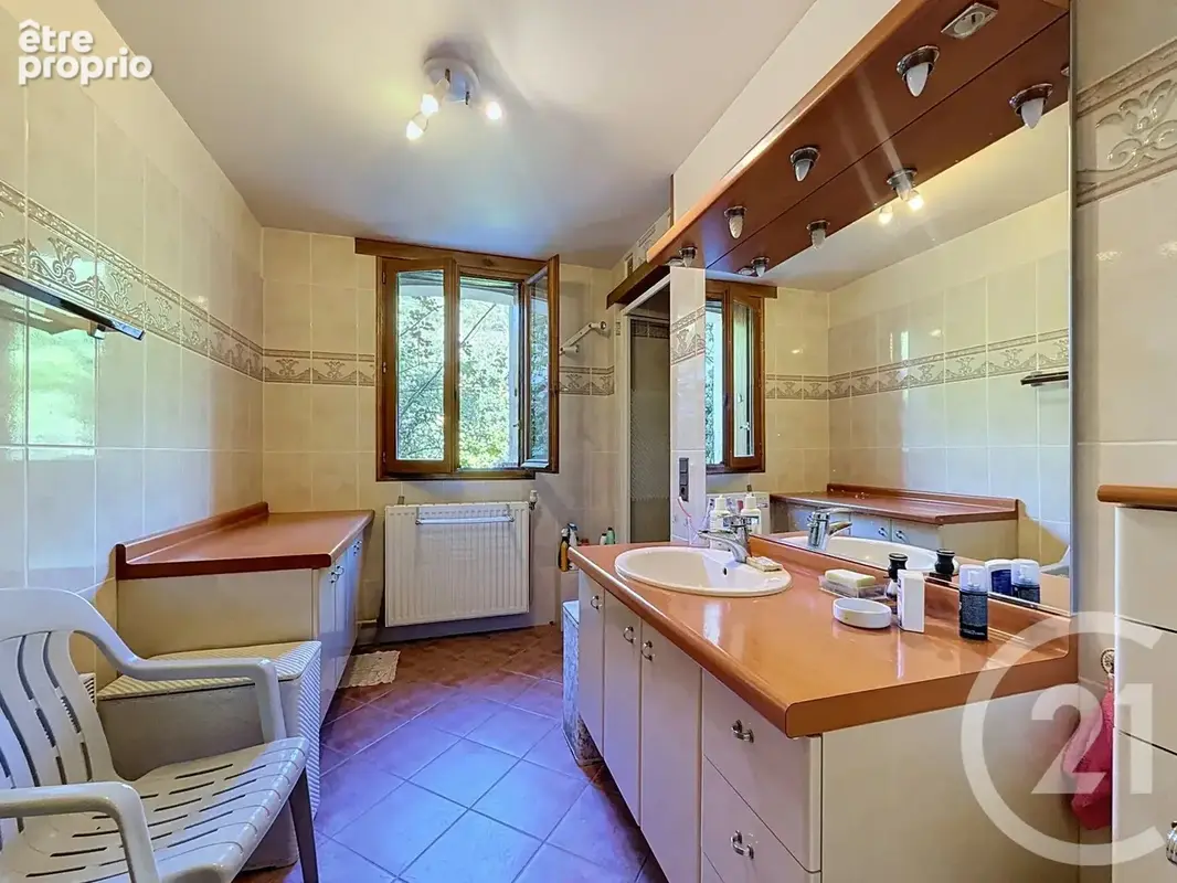 Maison 4 pièces 225 m² à vendre à Plessis-Saint-Jean (89140) - photo 7