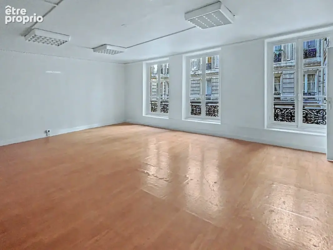 Commerce 185 m² à vendre à Paris-10e (75010) - photo 4