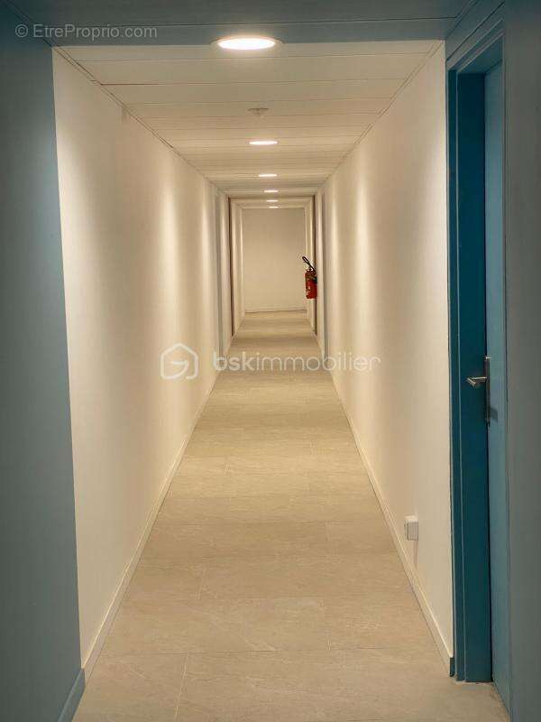 SAINT-CHRISTOL ((84) - Créez votre grand T2 sur mesure avec balcon ! Plateau sous forme d'appartement de 68 m² env. situé au 1er - photo 7