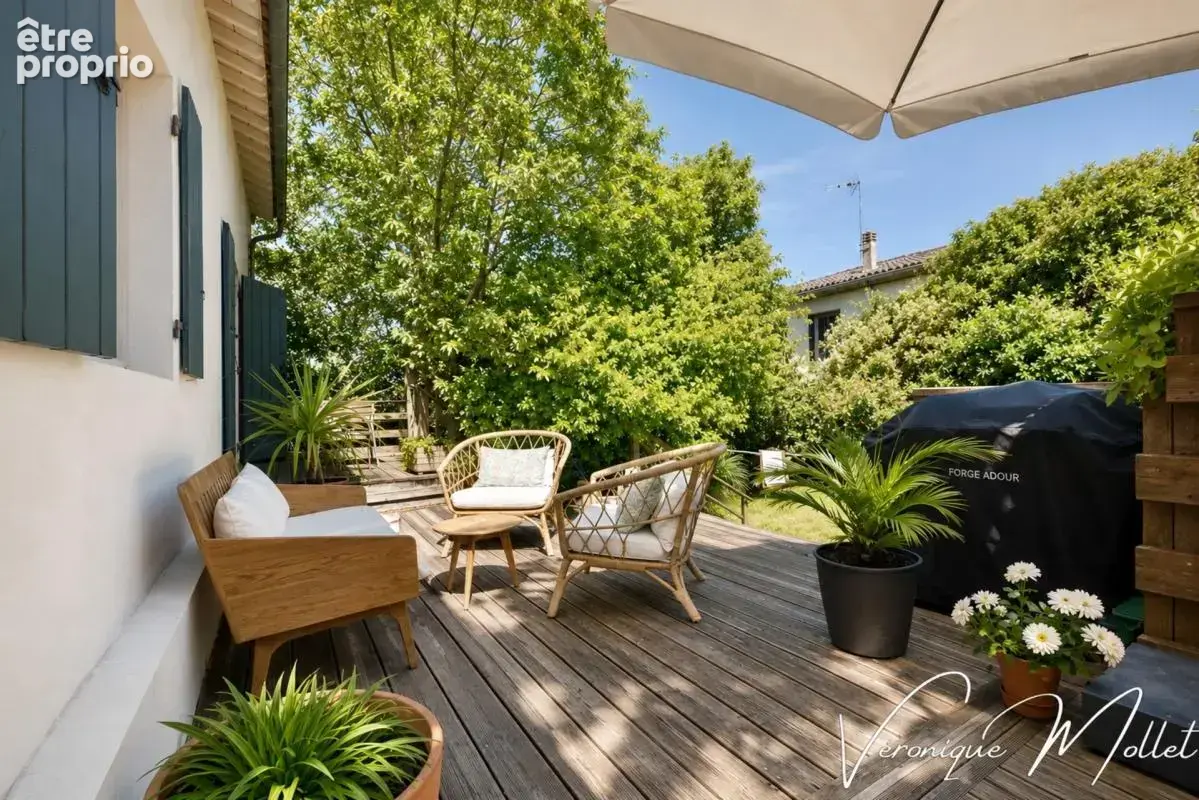 Maison en pierre indépendante sur 1000m2 de parcelle arborée à pieds de tous commerces - photo 2