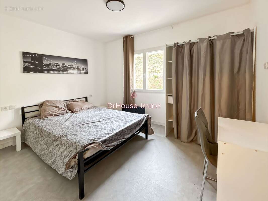 Appartement à POUSSAN