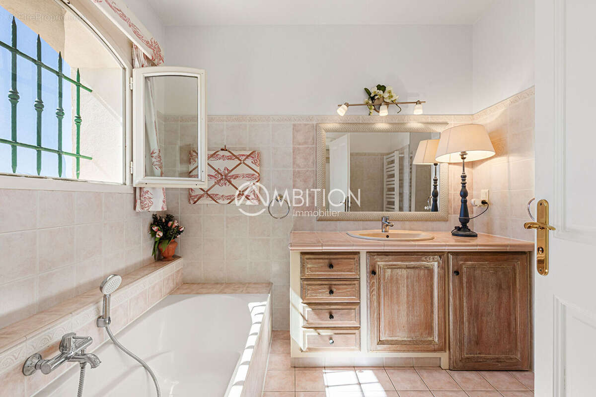 Maison à PEYMEINADE