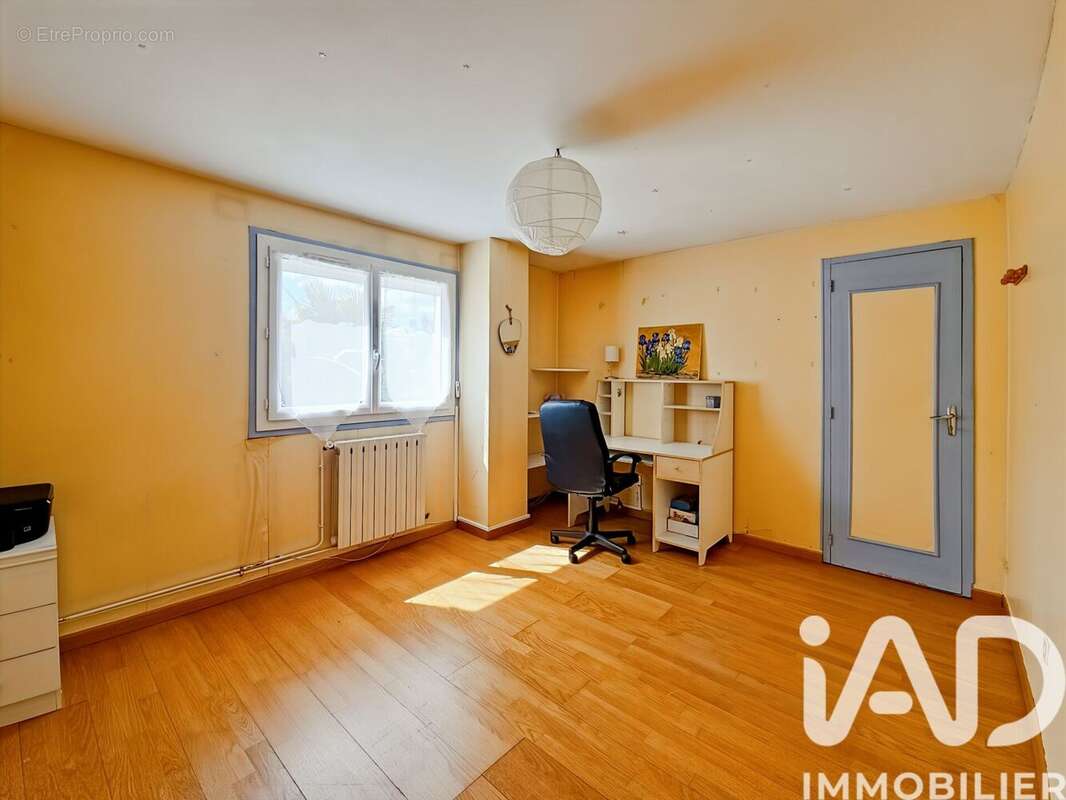 Photo 9