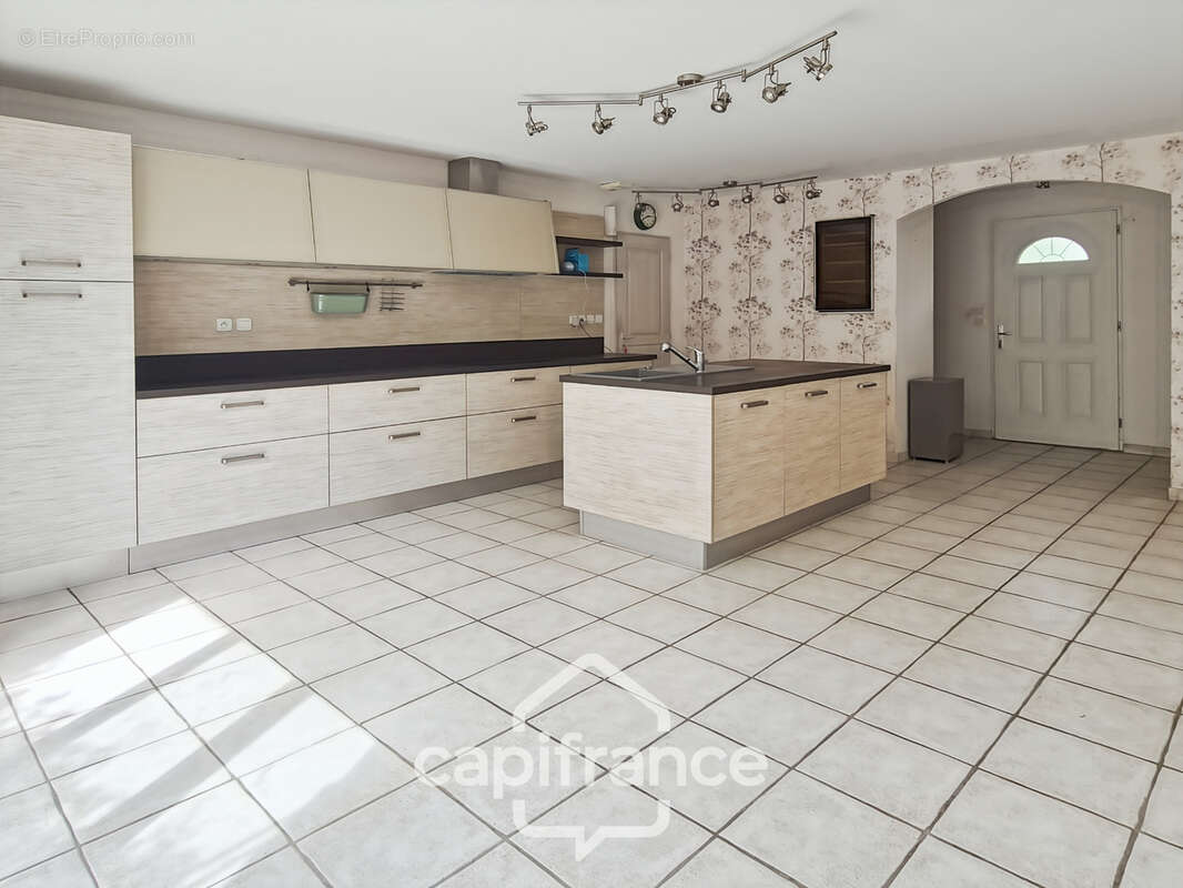 Maison à vendre 4 pièces ROQUEMAURE (30)-107m²-terrain 1540m² avec piscine et grand garage - photo 19