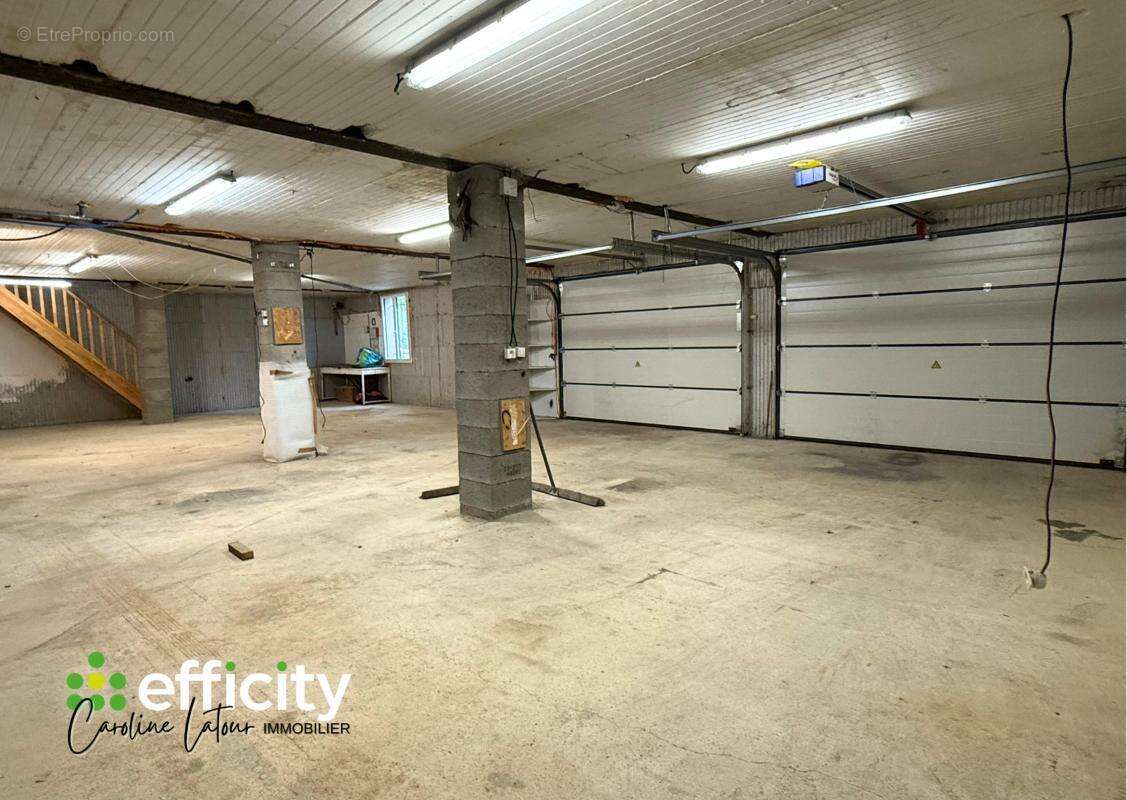 Maison à MARCILLY-LE-CHATEL