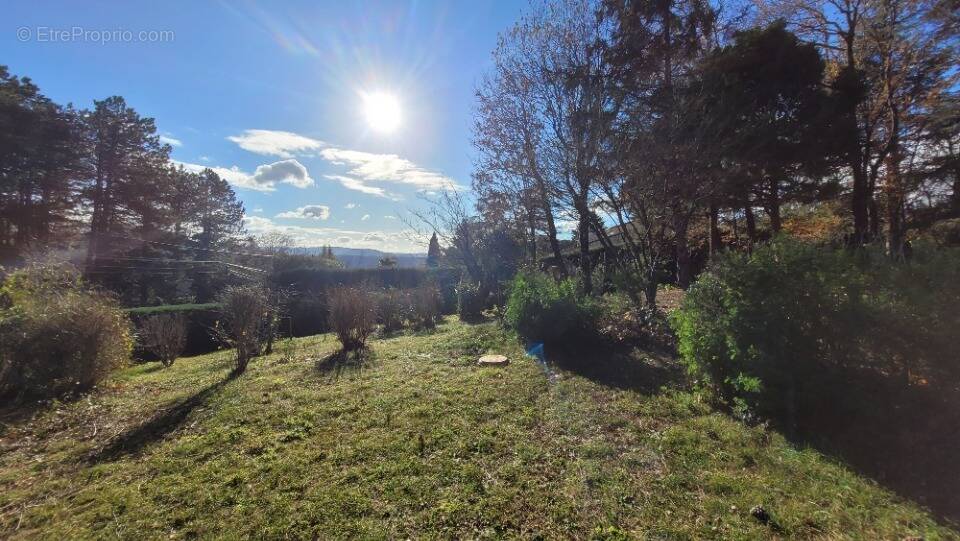 Terrain à MONTELIMAR