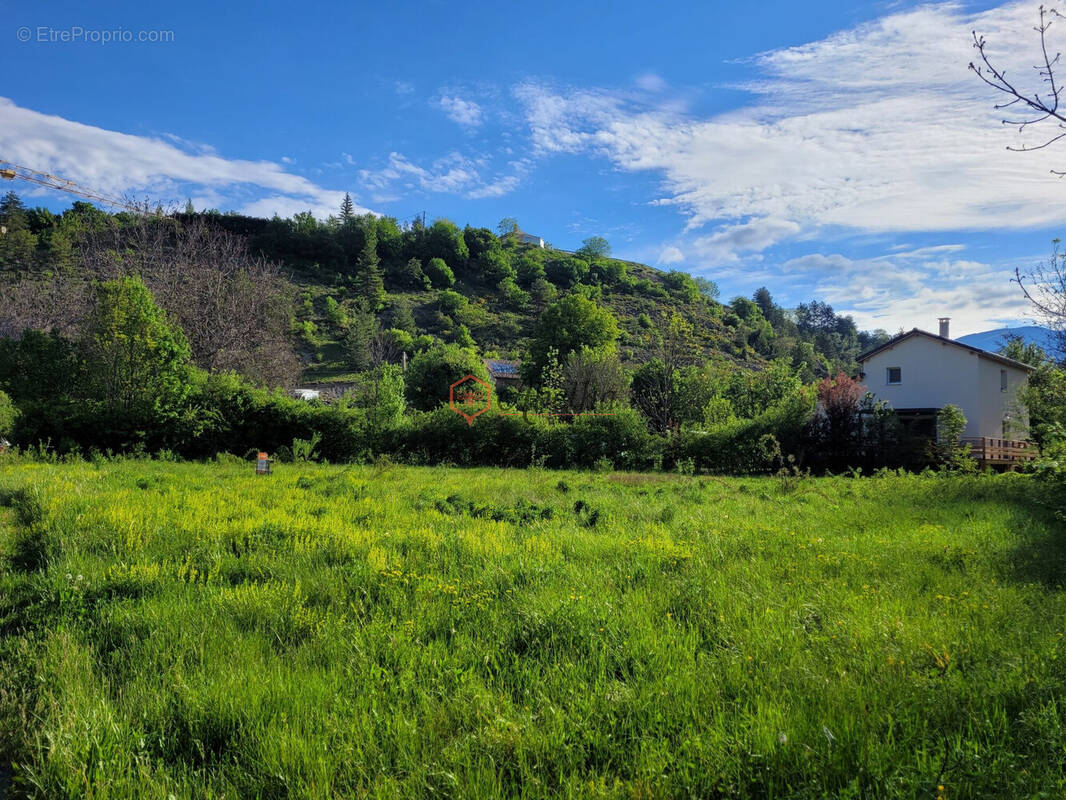 Terrain à LA ROCHE-DES-ARNAUDS