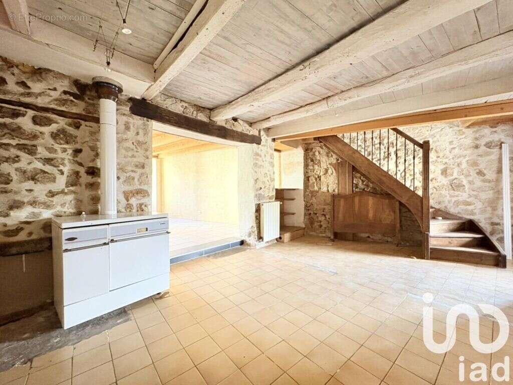 Maison 135 m² à Colombier-Le-Jeune  - photo 6