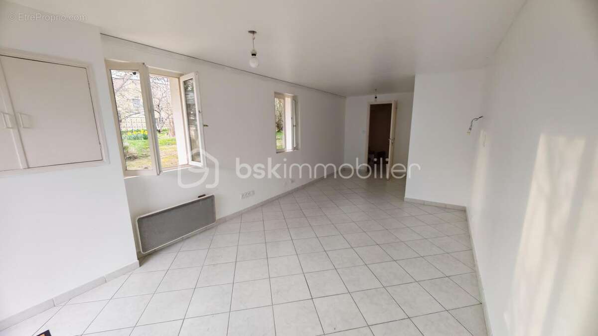 Maison à VARENNES-VAUZELLES