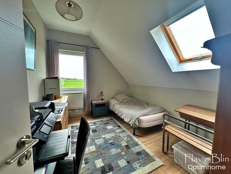 Maison à NEAUPHLETTE