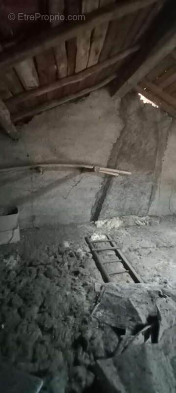 Appartement à LA PACAUDIERE